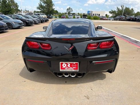 Used 2017 Chevrolet Corvette Stingray Coupe w/ Carbon Flash Badge Package RWD image 4