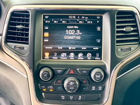 Used 2015 Jeep Grand Cherokee Limited image 18