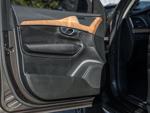 Certified 2023 Volvo XC90 B6 Plus image 35