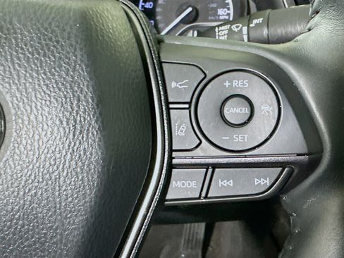 Used 2022 Toyota Camry XSE image 17