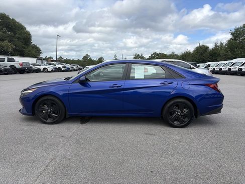Used 2023 Hyundai Elantra SEL FWD image 4