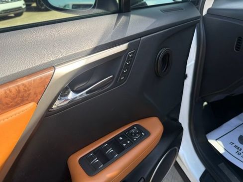 Used 2022 Lexus RX 350L FWD w/ Premium Package image 11