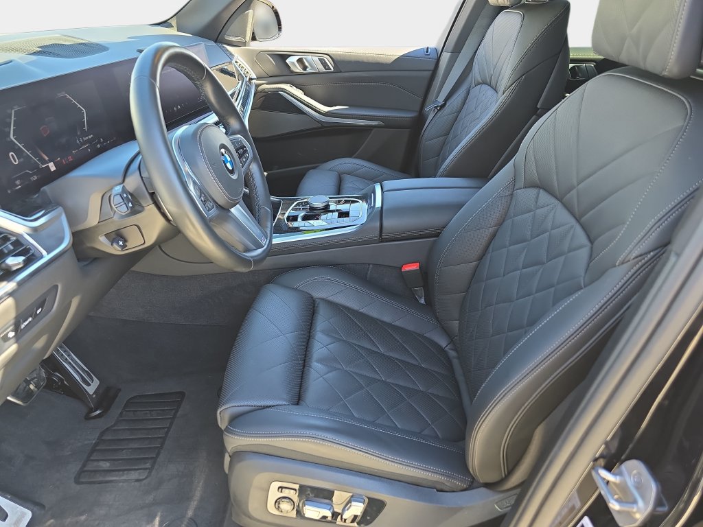 Used 2024 BMW X5 sDrive40i w/ M Sport Package RWD image 18