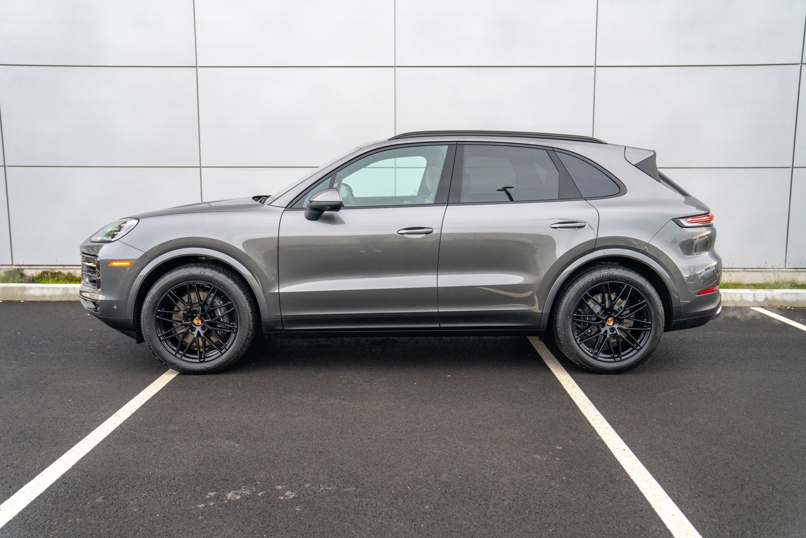 Certified 2026 Porsche Cayenne AWD/4WD image 2