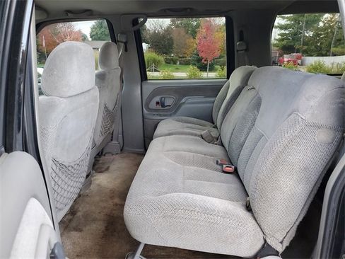 Used 1997 Chevrolet Suburban 4WD w/ Preferred Equipment Group 2 image 22
