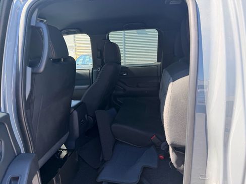 Used 2025 Nissan Frontier PRO-4X AWD/4WD image 7