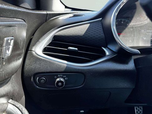 Used 2016 Chevrolet Malibu LT image 23