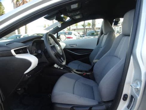 Used 2025 Toyota Corolla SE image 18