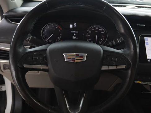 Certified 2021 Cadillac XT4 Luxury w/ Cold Weather Package image 11