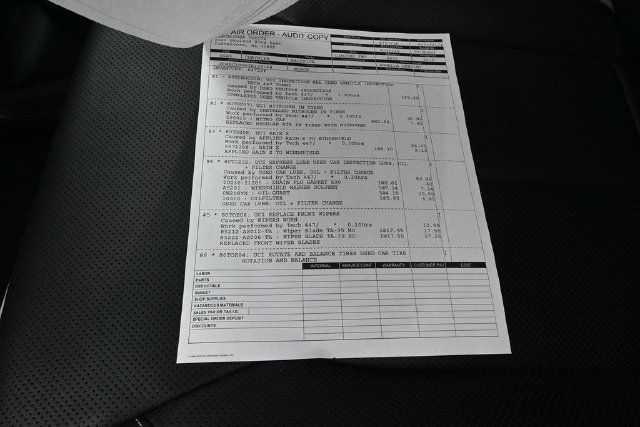Used 2026 Chrysler Pacifica Limited FWD image 5