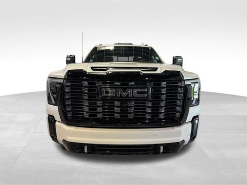 Used 2025 GMC Sierra 2500 Denali Ultimate w/ Max Trailering Package AWD/4WD image 2