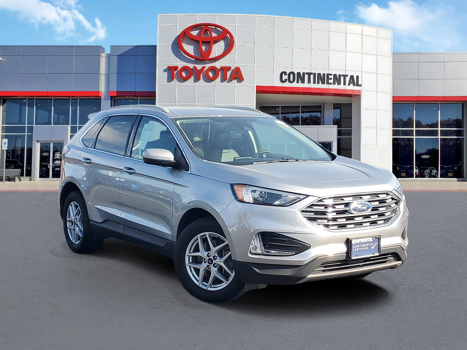 Used 2022 Ford Edge SEL w/ Convenience Package AWD/4WD image 2