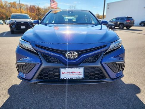 Used 2023 Toyota Camry SE image 2