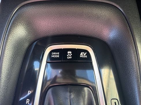Used 2023 Toyota Corolla LE image 37