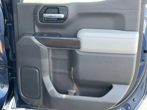 Used 2019 GMC Sierra 1500 SLT w/ SLT Premium Plus Package AWD/4WD image 18