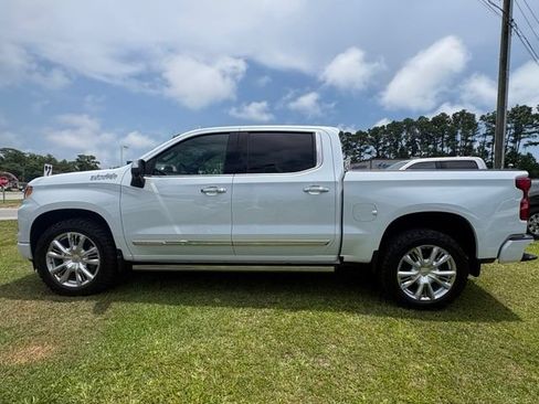 Used 2026 Chevrolet Silverado 1500 High Country AWD/4WD image 2