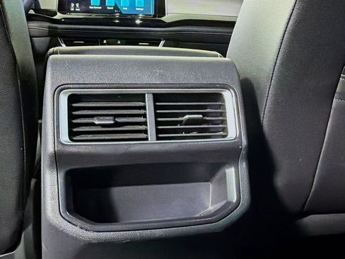Used 2024 Volkswagen Atlas Cross Sport SE w/ Panoramic Sunroof Package AWD/4WD image 29