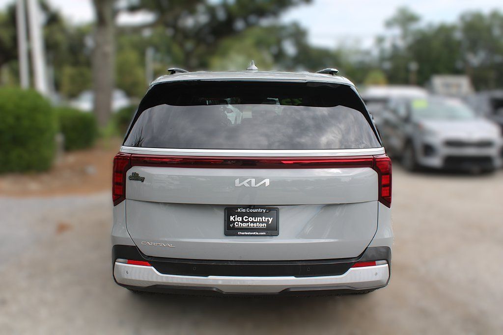 Certified 2025 Kia Carnival EX FWD image 11