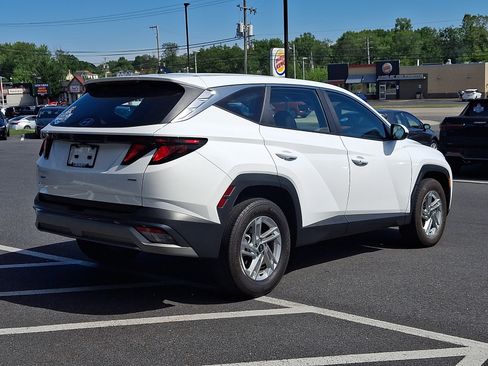 Used 2025 Hyundai Tucson SE AWD/4WD image 6