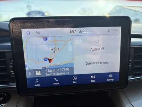 Used 2022 Ford Explorer XLT w/ Equipment Group 202A image 16