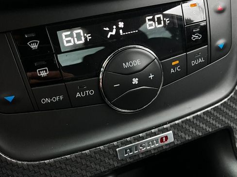 Used 2018 Nissan Sentra NISMO FWD image 12