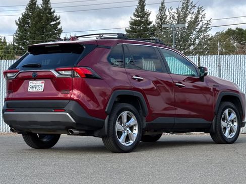 Used 2021 Toyota RAV4 Limited AWD/4WD image 3