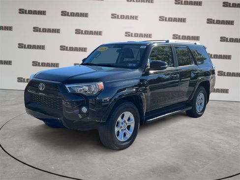 Used 2018 Toyota 4Runner SR5 Premium image 1