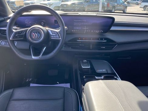 Used 2025 Buick Enclave Sport Touring image 10