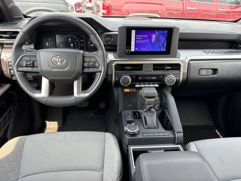Used 2025 Toyota Tacoma SR5 AWD/4WD image 16