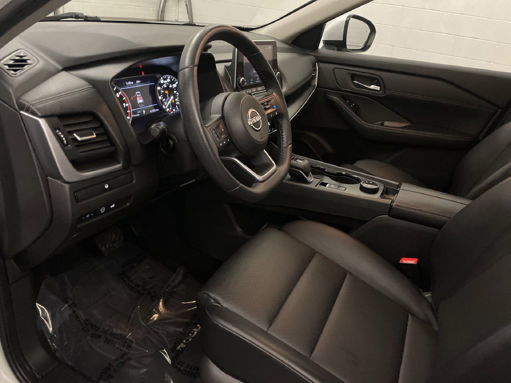 Used 2024 Nissan Rogue SV w/ SV Premium Package AWD/4WD image 4