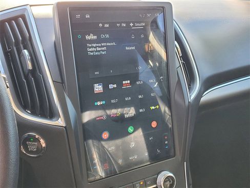 Used 2024 Ford Edge Titanium image 15