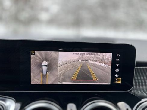 Used 2020 Mercedes-Benz GLB 250 GLB 250 image 11