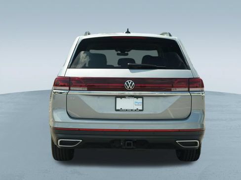 Used 2025 Volkswagen Atlas SE FWD image 8