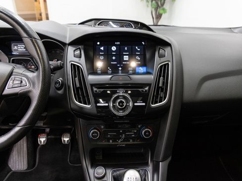 Used 2018 Ford Focus RS image 17