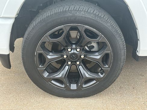Used 2024 RAM 1500 Limited AWD/4WD image 8
