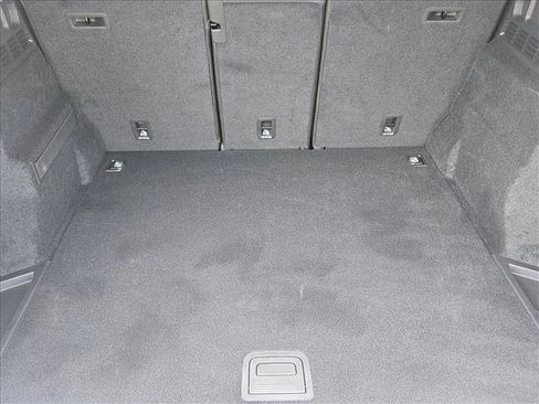 Used 2025 Audi Q5 Premium w/ Convenience Package image 6