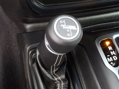 Used 2019 Jeep Wrangler Unlimited Sahara w/ Dual Top Group image 25