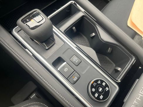 New 2026 Nissan Pathfinder SV image 20