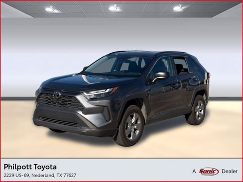 Used 2025 Toyota RAV4 LE AWD/4WD image 1
