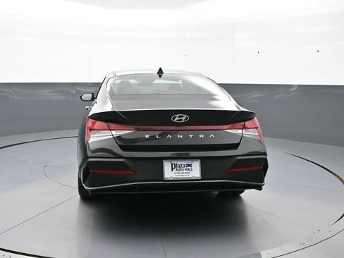 Certified 2024 Hyundai Elantra SEL FWD image 7