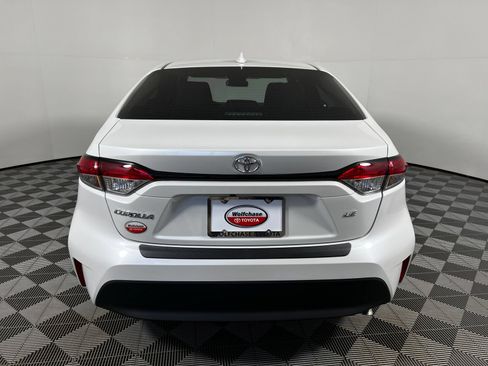 Used 2026 Toyota Corolla LE w/ LE Premium Package FWD image 6