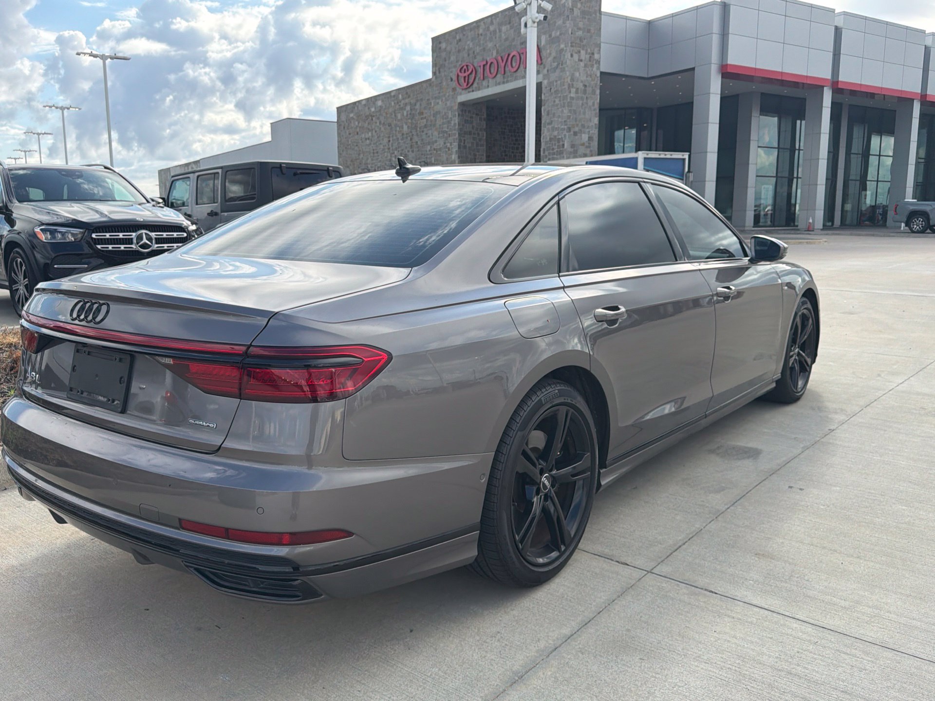 Used 2021 Audi A8 L 4.0T AWD/4WD image 3