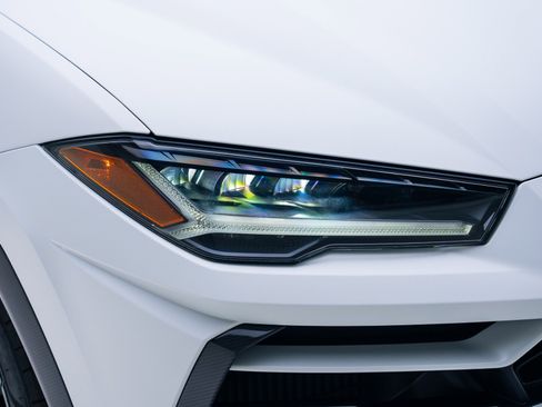 Used 2022 Lamborghini Urus image 11