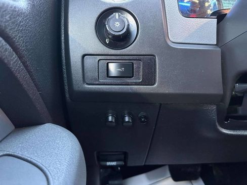Used 2013 Ford F150 XLT w/ Luxury Equipment Group image 26