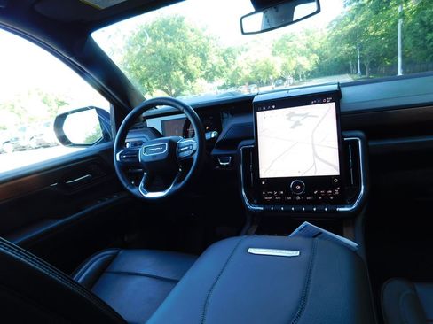 Used 2025 GMC Yukon Denali w/ Sun & Power Step Package AWD/4WD image 7