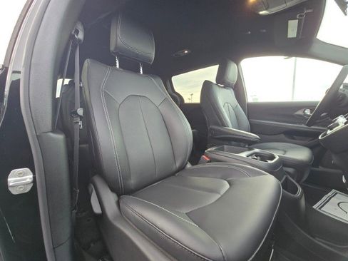 New 2026 Chrysler Voyager LX image 11