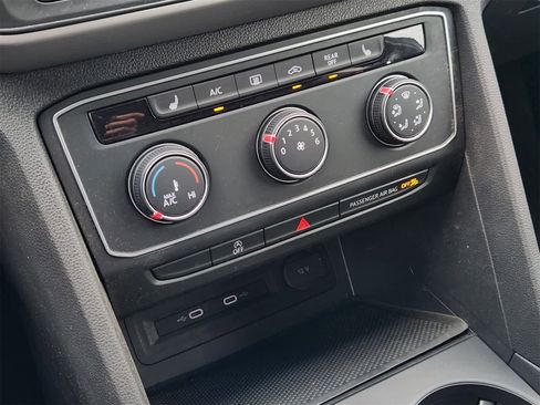 Used 2022 Volkswagen Atlas SE image 18