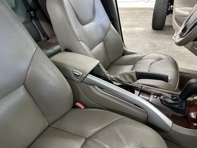 Used 2007 Volvo XC70 AWD/4WD image 33