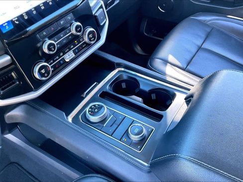 Used 2024 Ford Expedition Max XLT image 15