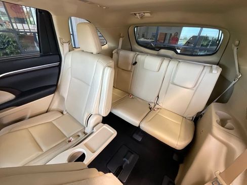 Used 2015 Toyota Highlander Limited AWD/4WD image 24
